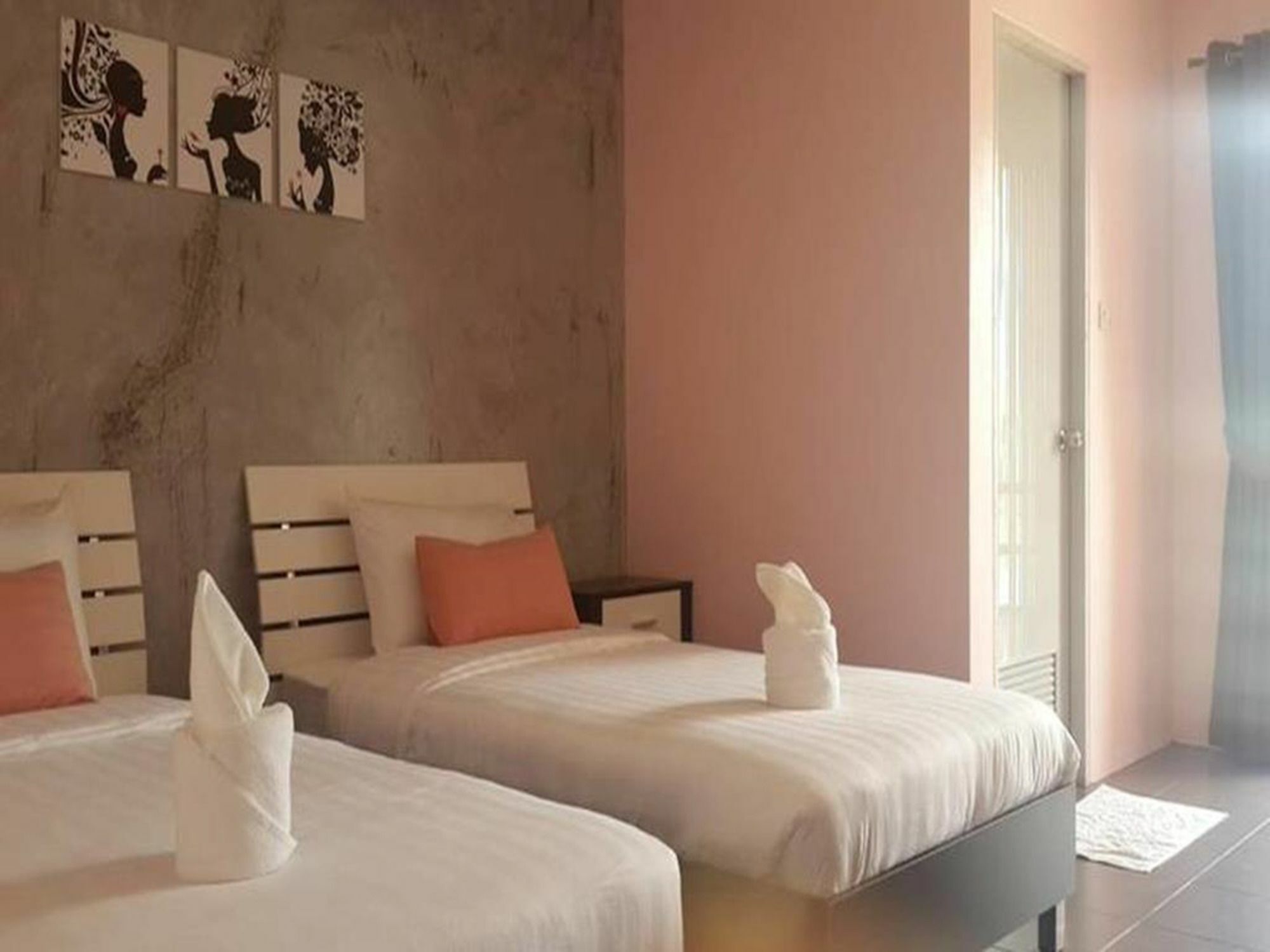 Nalin Place Ρανόνγκ Εξωτερικό φωτογραφία